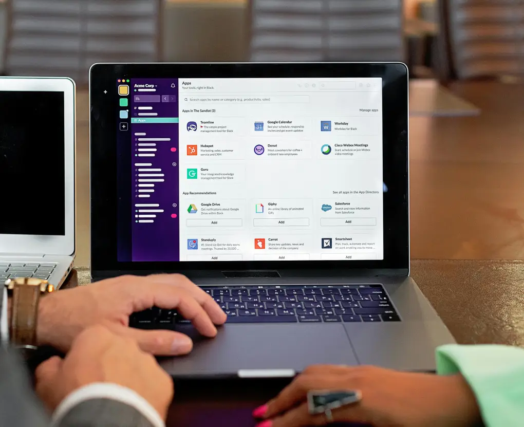 Automatización comercial para empresas con gestión de leads, seguimiento de clientes e integración con CRM